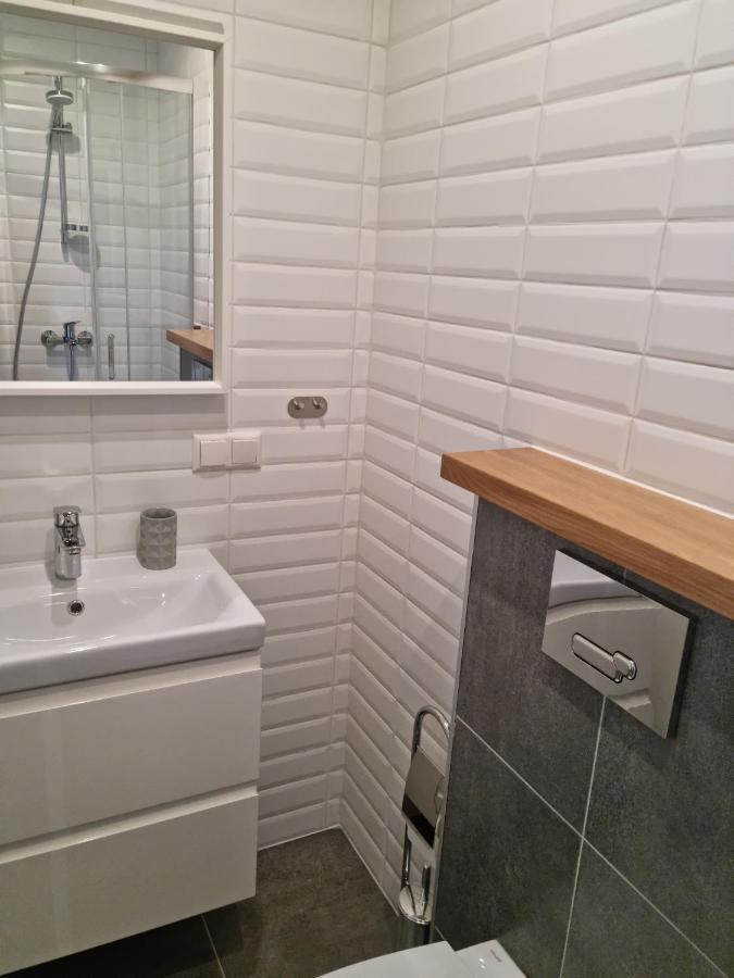 Apartment J55 *