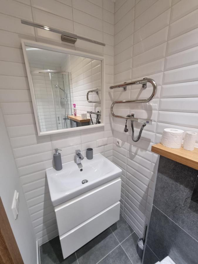 Apartment J55 *